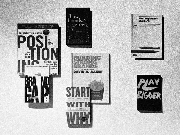 Tretten bøker som definerer merkevarebygging